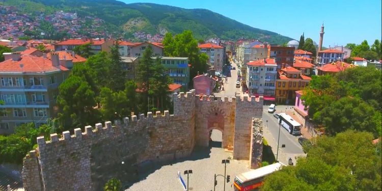 Osmangazi Gezilecek Yerler - Bursa Fetih Kapısı