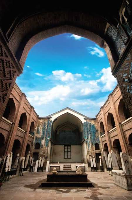 Konya Gezilecek Yerler - Sırçalı Medrese 