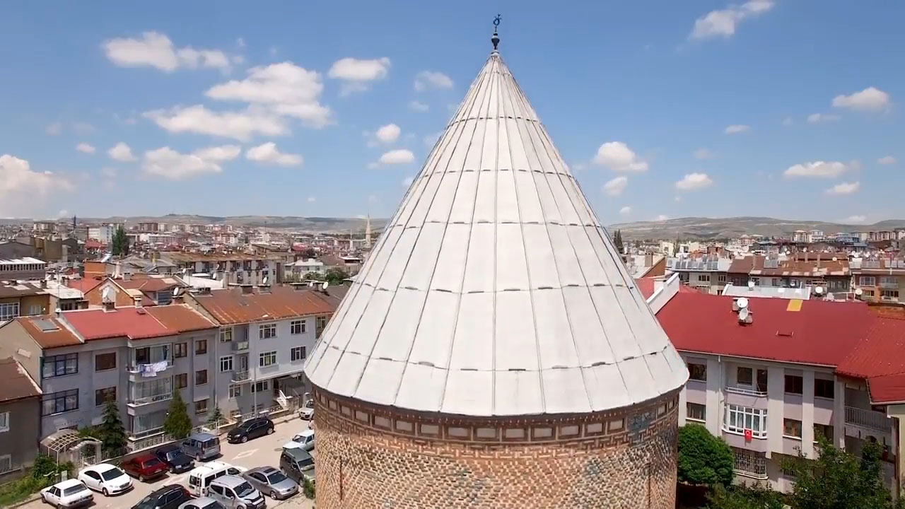 Sivas Gezilecek Yerler - Sivas Güdük Minare