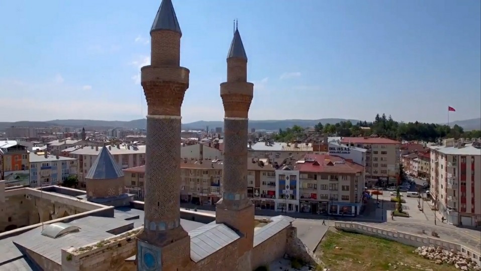 Sivas Gezilecek Yerler - Sivas Çifte Minareli Medrese