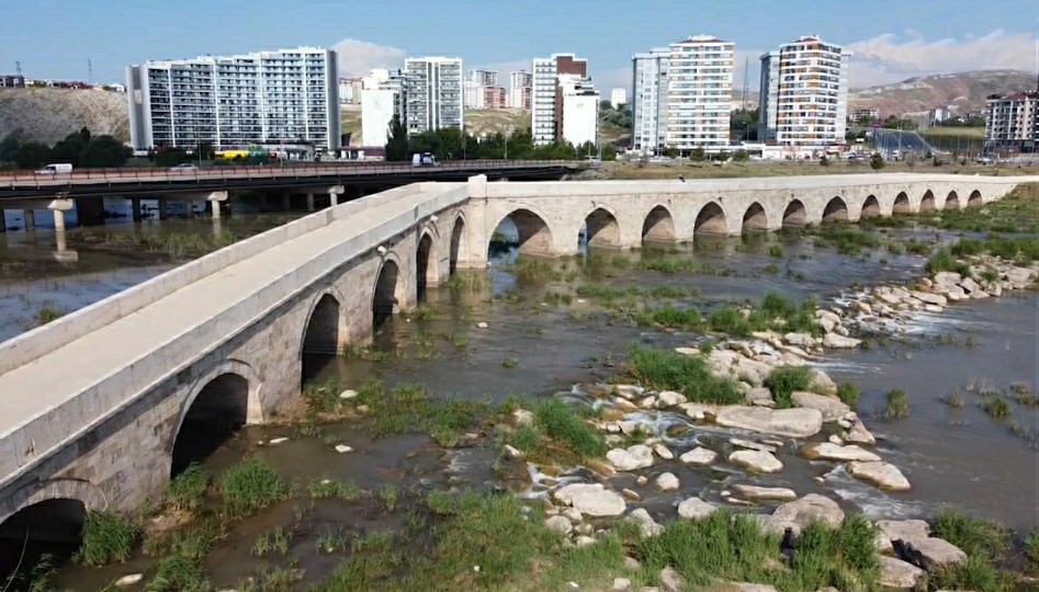 Sivas Gezilecek Yerler - Sivas Eğri Köprü